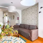 Rent 3 bedroom apartment of 120 m² in lisbon