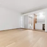 Rent 3 bedroom apartment of 405 m² in New York