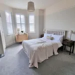 Rent 5 bedroom house in South East England