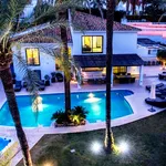 Rent 5 bedroom house of 1450 m² in Marbella