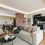 Rent 4 bedroom apartment of 87 m² in Paris