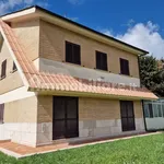 Rent 5 bedroom house of 350 m² in Rome