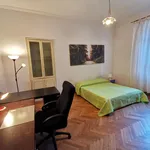 Rent 5 bedroom apartment in Turin