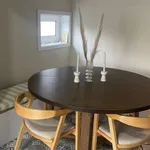 Rent a room of 180 m² in porto