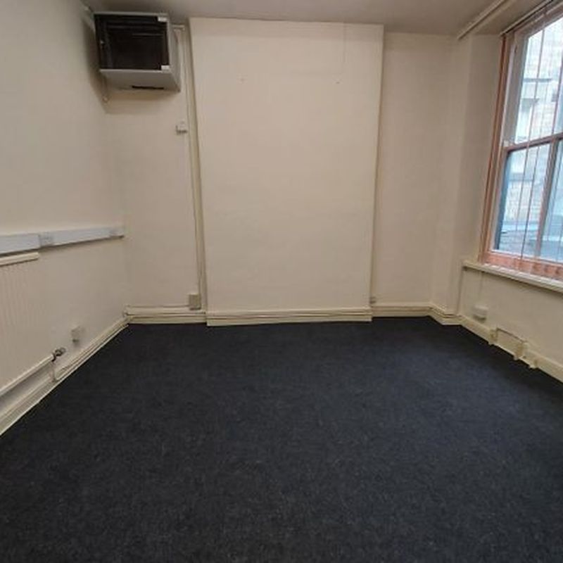 Property to rent in First Floor Offices, 8 The Quadrant, Buxton, Derbyshire SK17