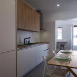 Rent a room of 150 m² in lisbon