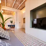 Rent 1 bedroom apartment of 28 m² in Barcelona