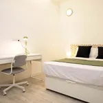 Rent a room of 160 m² in Barcelona