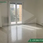 Rent 3 bedroom apartment of 90 m² in Bari