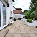 Rent 4 bedroom house of 249 m² in Loughton