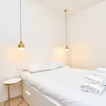 Appartement de 291 m² avec 1 chambre(s) en location à Paris