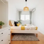 Rent 3 bedroom apartment of 120 m² in Porto