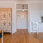 Rent 5 bedroom apartment of 114 m² in Lisboa