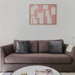 Appartement de 753 m² avec 2 chambre(s) en location à Paris