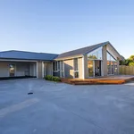 Rent 3 bedroom house in Waikiwi