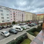 Pronajměte si 3 ložnic/e byt o rozloze 68 m² v Prague