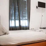 Rent a room of 200 m² in madrid