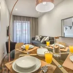 Rent 2 bedroom apartment of 592 m² in Lisbon