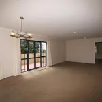 Rent 3 bedroom house in Kaipātiki