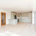 Rent 2 bedroom flat in Cheltenham