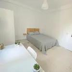 Rent 4 bedroom apartment in Seville