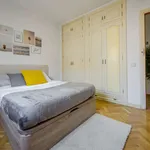 Rent a room of 180 m² in madrid