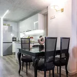 Rent 4 bedroom apartment of 69 m² in Valencia