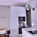 Appartement de 732 m² avec 2 chambre(s) en location à Paris