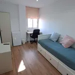 Rent a room of 75 m² in valencia