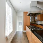 Maison de 3100 m² avec 3 chambre(s) en location à Toronto (Danforth Village-East York)