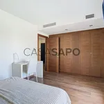 Rent 3 bedroom apartment of 186 m² in Odivelas