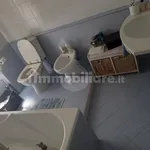 Affitto 5 camera appartamento di 140 m² in Cosenza