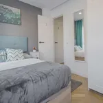 Rent a room of 200 m² in madrid