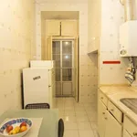 Rent a room of 180 m² in lisbon