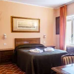 Rent a room of 94 m² in rome