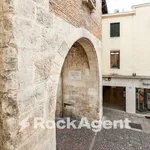 Rent 1 bedroom apartment of 185 m² in padova