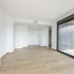 Rent 4 bedroom apartment of 221 m² in Valencia