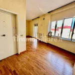 Affitto 5 camera appartamento di 130 m² in Naples