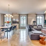 Appartement de 214 m² avec 5 chambre(s) en location à Lyon