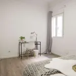 Rent a room of 150 m² in madrid