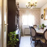 Rent a room of 76 m² in madrid