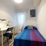 Rent a room of 130 m² in madrid