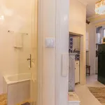 Rent 3 bedroom apartment in Lisbon