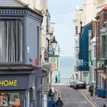 Rent 2 bedroom flat in Brighton