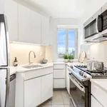 Rent 2 bedroom apartment of 745 m² in Manhattan