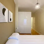 Rent 1 bedroom apartment of 60 m² in madrid