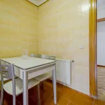 Rent a room of 150 m² in madrid