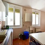 Rent a room of 250 m² in Madrid