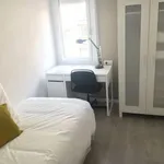 Rent 4 bedroom apartment in Barcelona