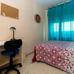 Rent 4 bedroom apartment in Granada